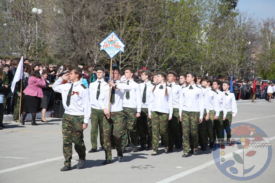 Парад юнармейских отрядов 2013